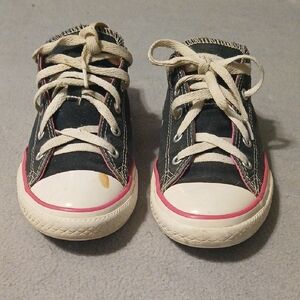 Converse Women's, Black Canvas Low-Tops with Pink Accent